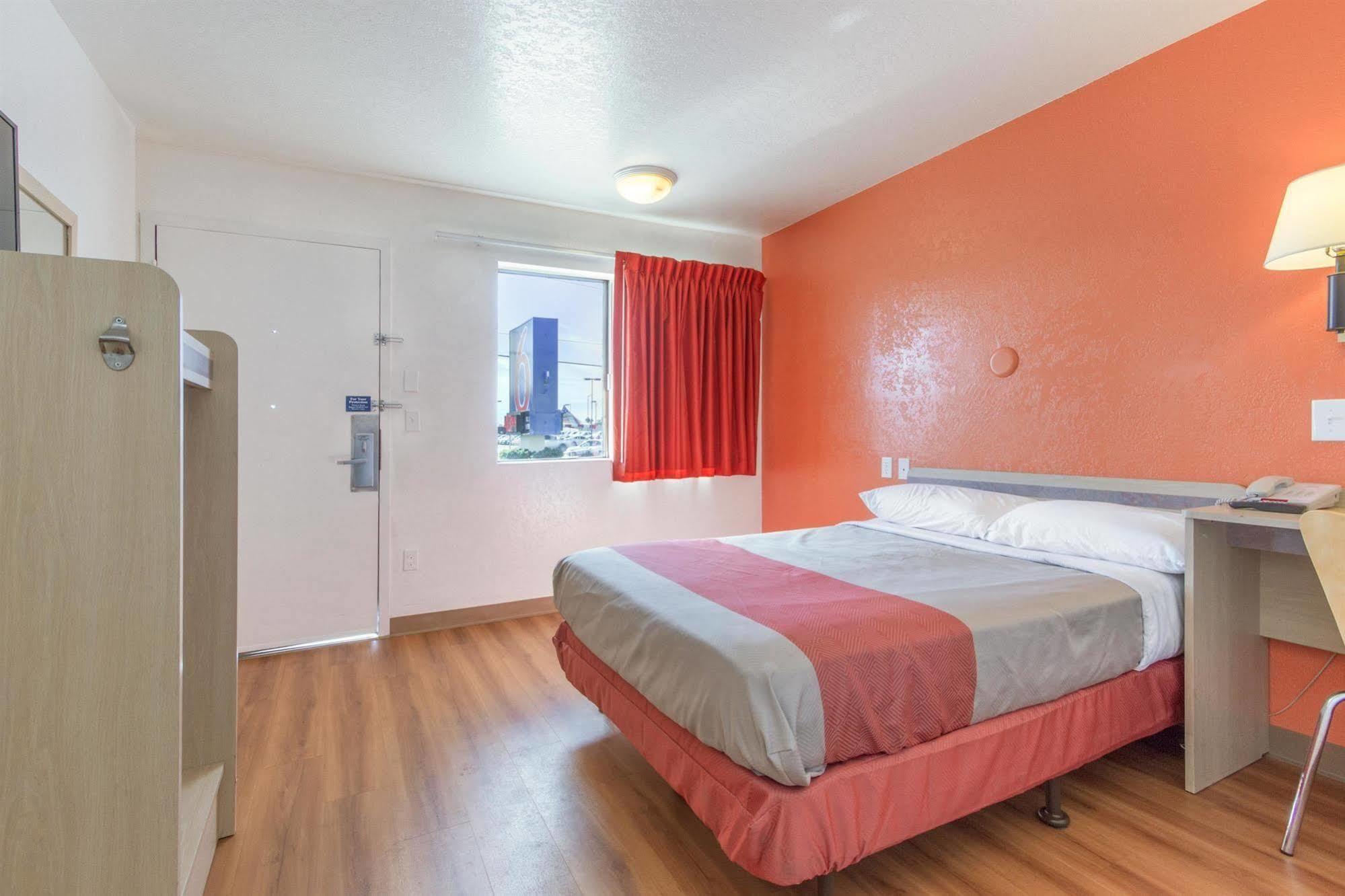 Motel 6-Phoenix, Az - North Bell Road Екстериор снимка